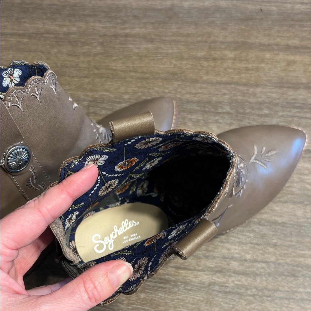 Seychelles Embroidered Taupe Ankle Boots - Picture 5 of 5